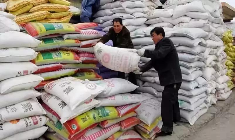 肥料结块会影响肥效吗？厂家和经销商要注意了！