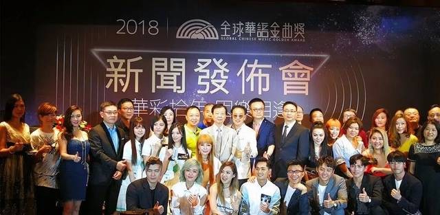 那英巅峰时期跟邓丽君齐名,那英超越邓丽君