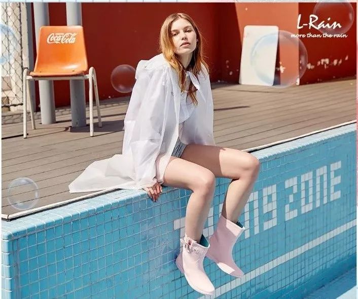 下雨天穿雨衣怎么好看,下雨天穿雨衣怎么才能保证不湿