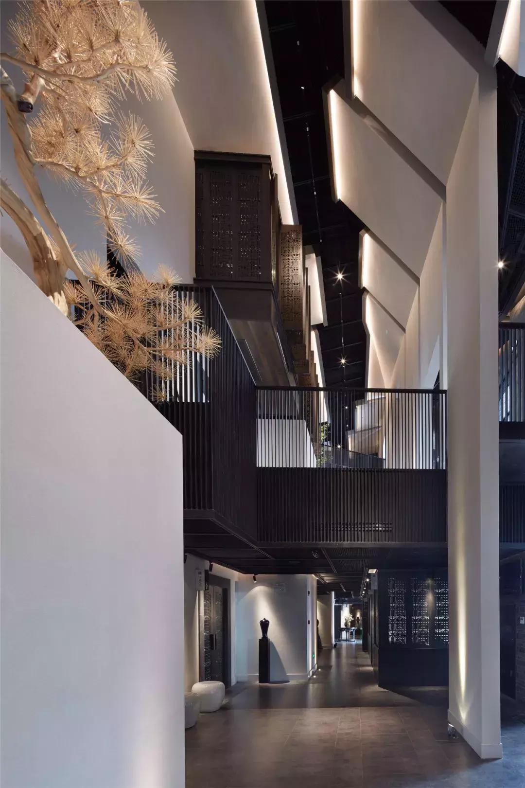 独倚望江楼赏析,作品赏析英文