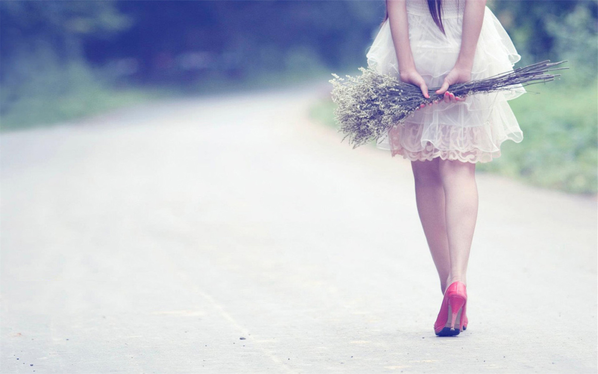 和他结婚三年只有名分没有感情,跟他结婚三年却还没有捂热他的心