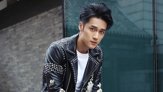 蒋劲夫新恋情记录,蒋劲夫公开恋情后晒照