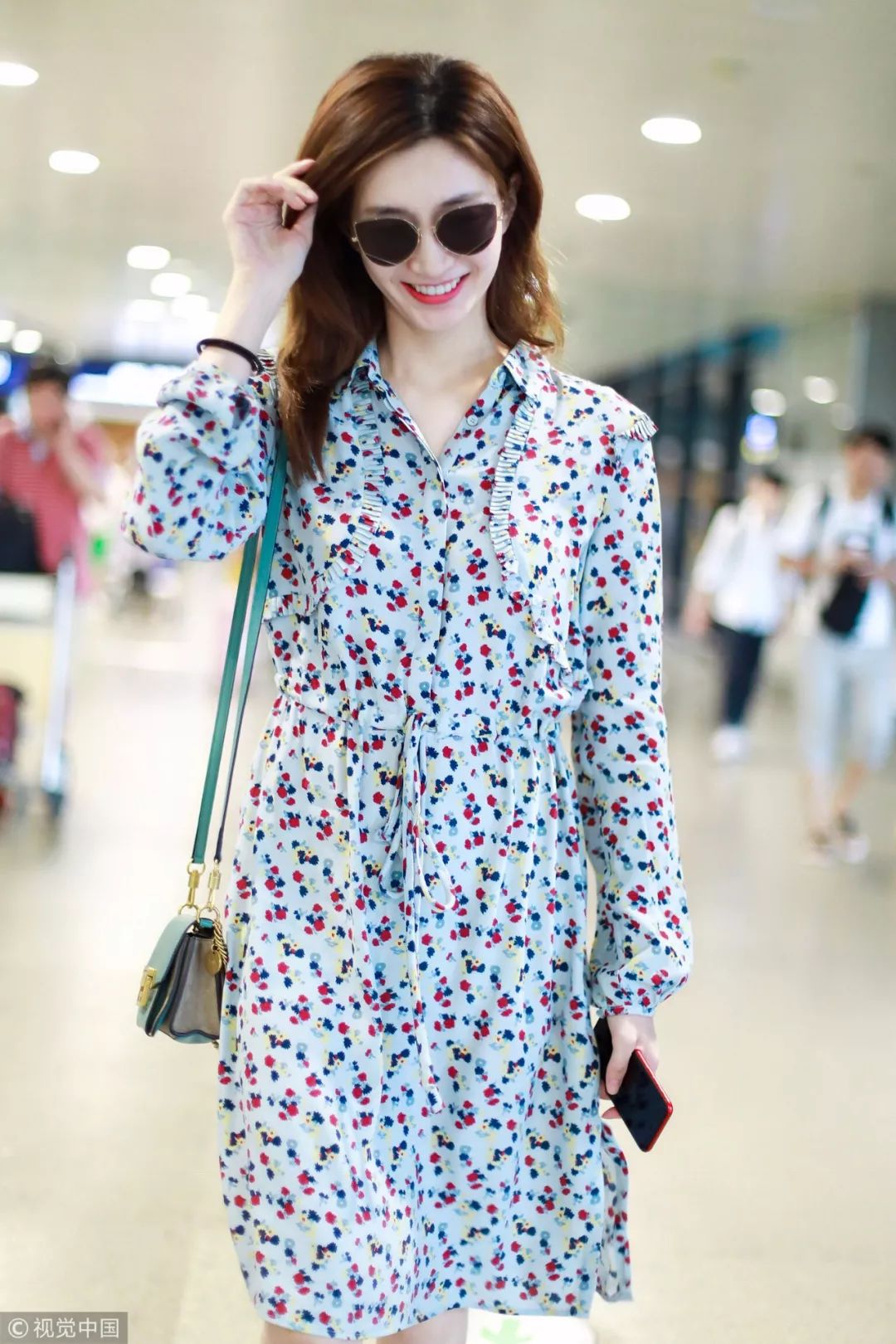 年终了到处都是促销价,年底的商品降价