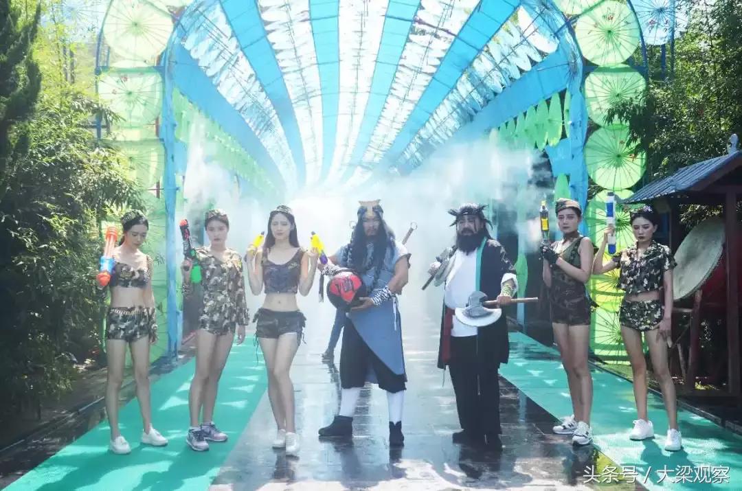 世界杯足球宝贝巡游,足球宝贝秀现场