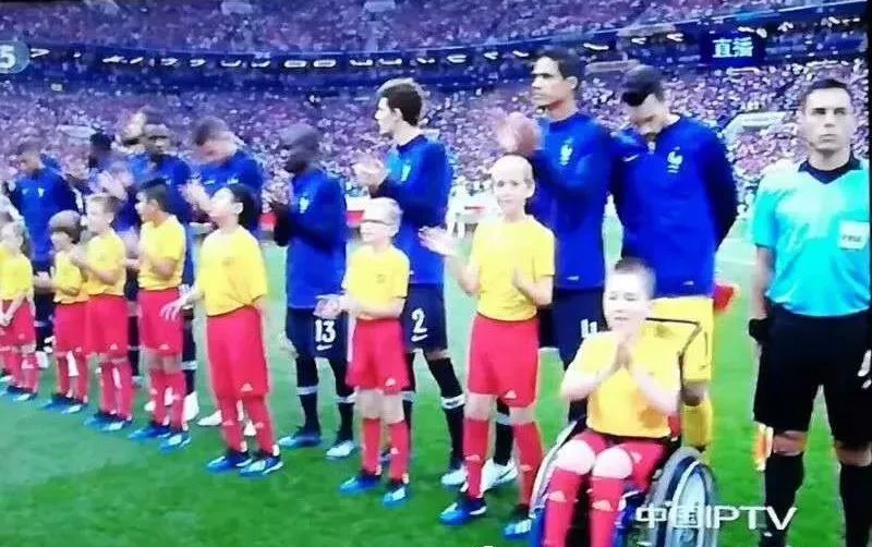 2018世界杯感动瞬间,足球的魅力感人片段