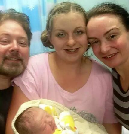 震惊：为了给母亲代孕，女儿竟然用自己的卵子和继父精子结合