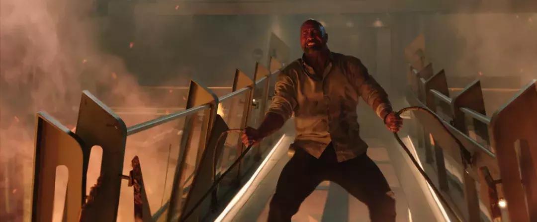 强森最新电影片段,强森看成龙