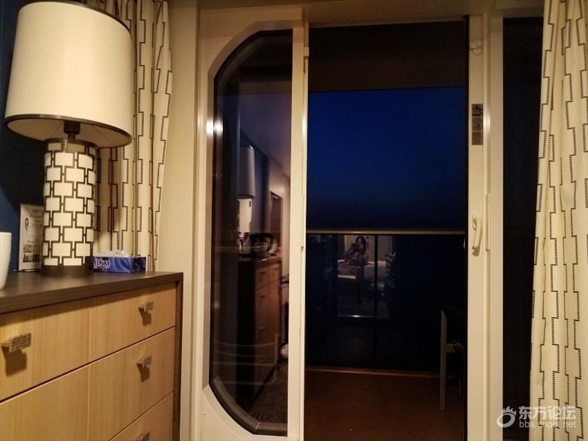 坐奢华游轮什么感受？房间就像漂在海上量子号游记！