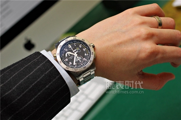 一万块钱你会选哪个,一万元你会买什么