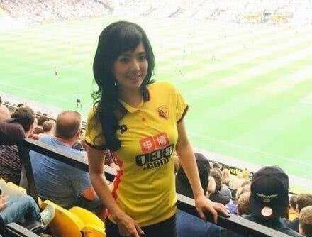 苍老师深夜不慎暴露身体缺陷，粉丝的评论却让她感动不已