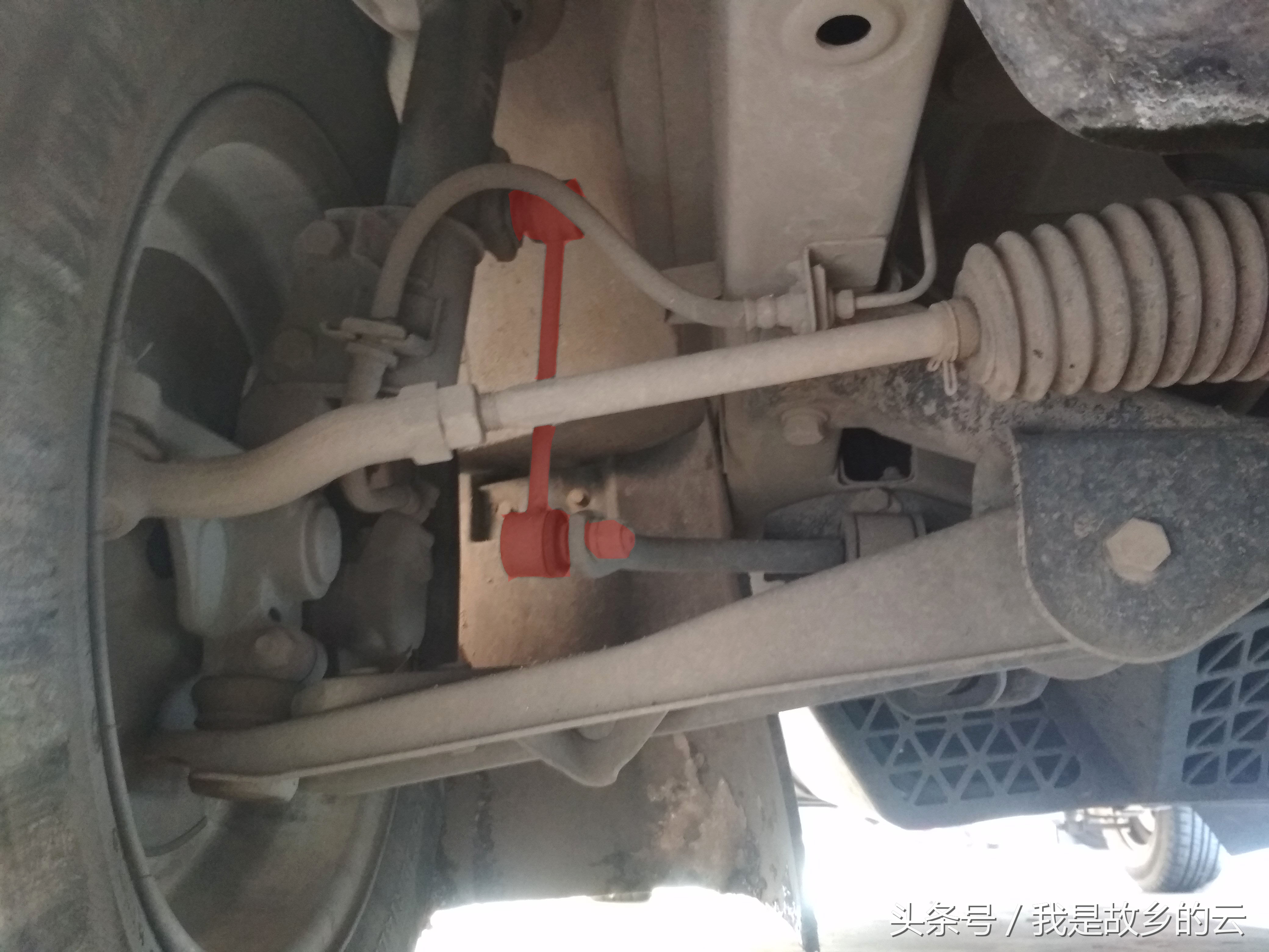 宝马原地左右打方向盘有咯噔异响,行车中方向盘轻微震动