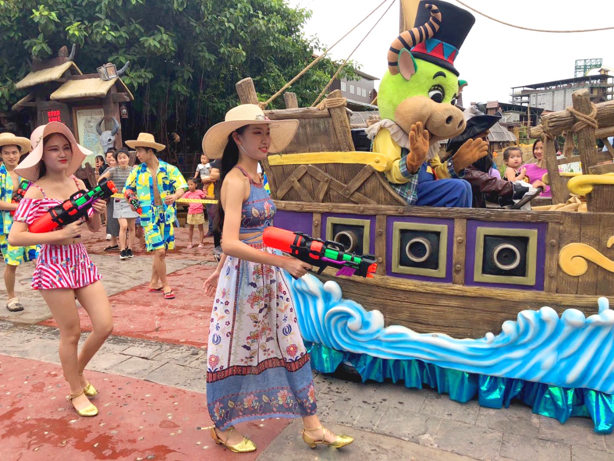 好玩不晒还能带娃，长鹿夜场一次过玩够本！