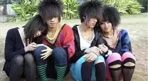 杀马特葬爱家族为什么消失了,当年的杀马特葬爱家族照片