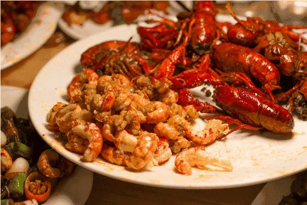 小龙虾夜宵美食最近最火爆的,小龙虾永恒之巅