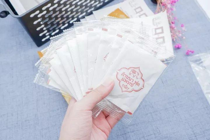 只需早一贴晚一揭即可祛风散寒,每天一贴祛湿效果好