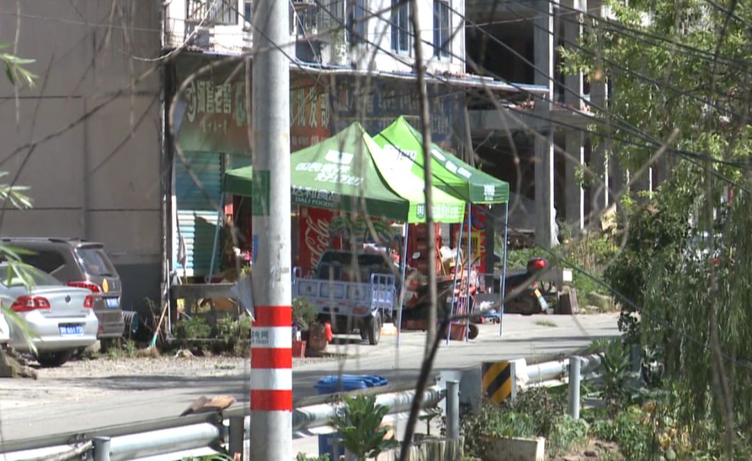 47岁妇人靠美颜工具做网络淫秽直播,不出门不睡觉,还做着另一个勾当