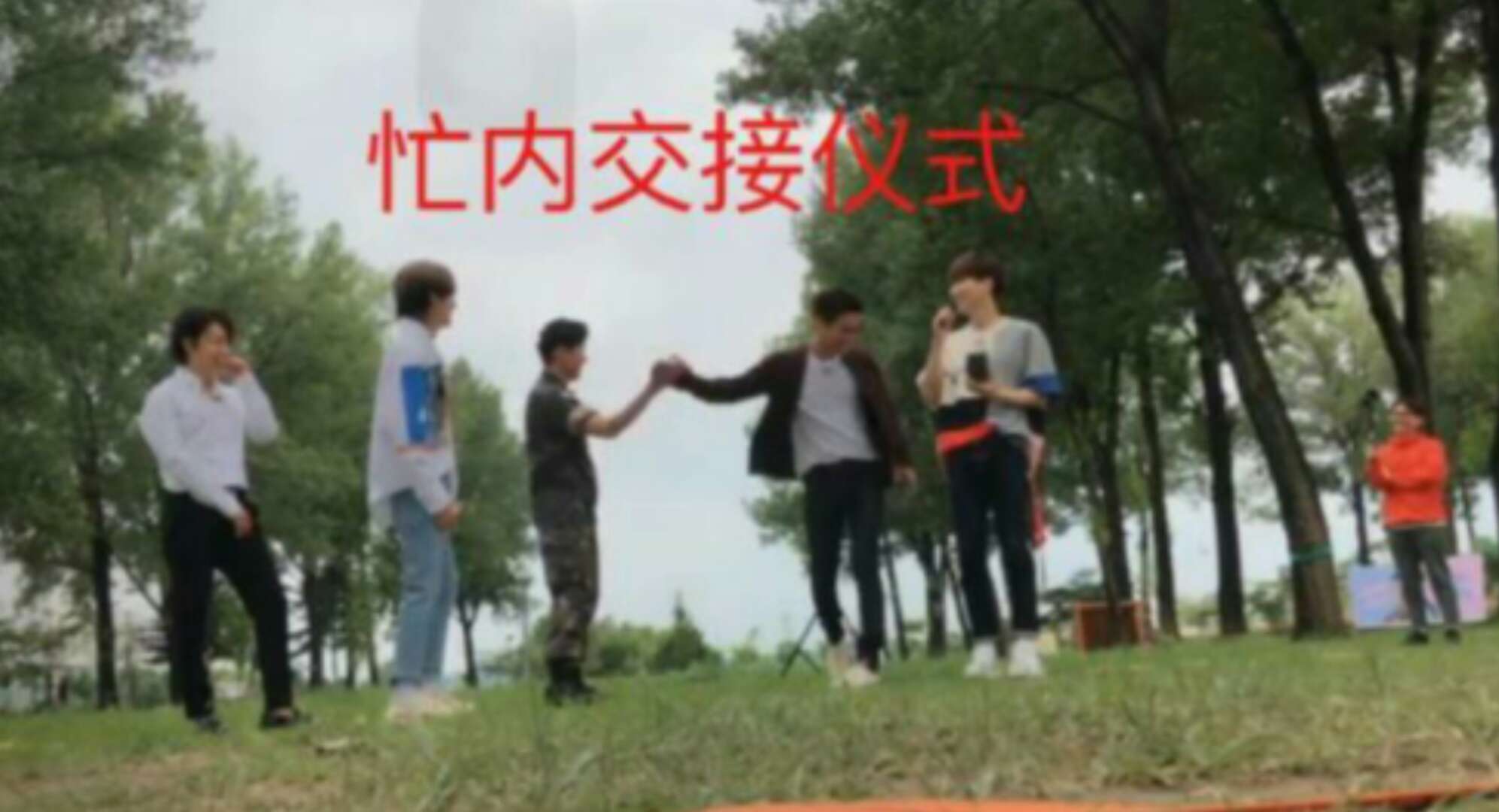 superjunior新曲mv,superjunior和elf哪个好看