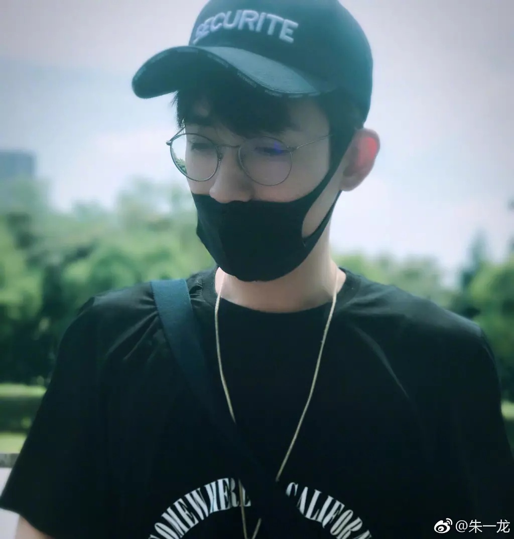 沈教授和朱一龙谁厉害,沈教授朱一龙现状