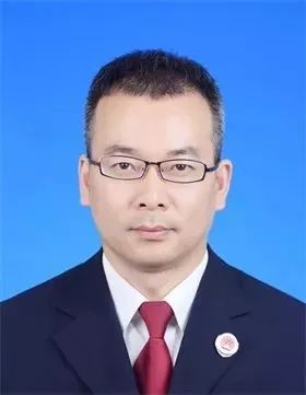 拍案｜在王者荣耀里凭“实力”carry全场的他，竟靠的是外挂！