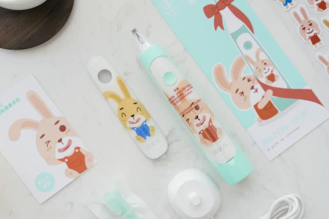 做孩子的刷牙启蒙老师：素士儿童电动牙刷