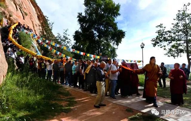 塔尔寺的晒佛节,一年一度的晒佛节