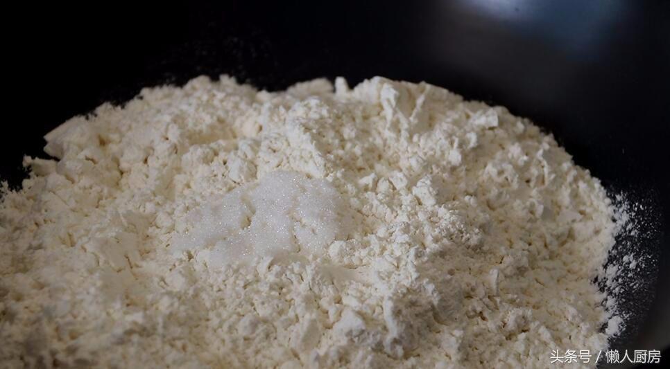 家庭版荷叶饼肉夹馍怎么做,早餐荷叶饼肉夹馍家常做法