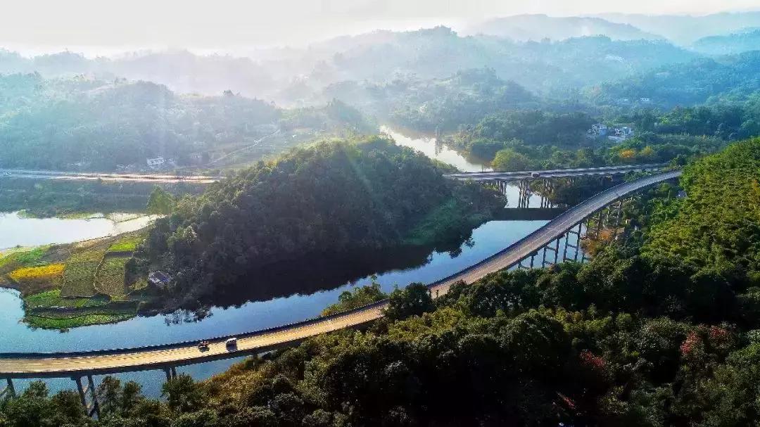 藏不住了重庆这个小城太美了,藏不住了四川话
