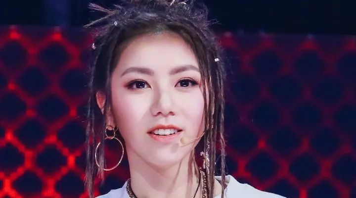 邓紫棋画像用化妆品,邓紫棋有化妆师吗