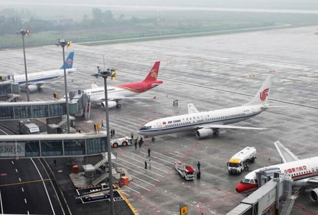 台风安比延误航班,安比台风江苏实时路径