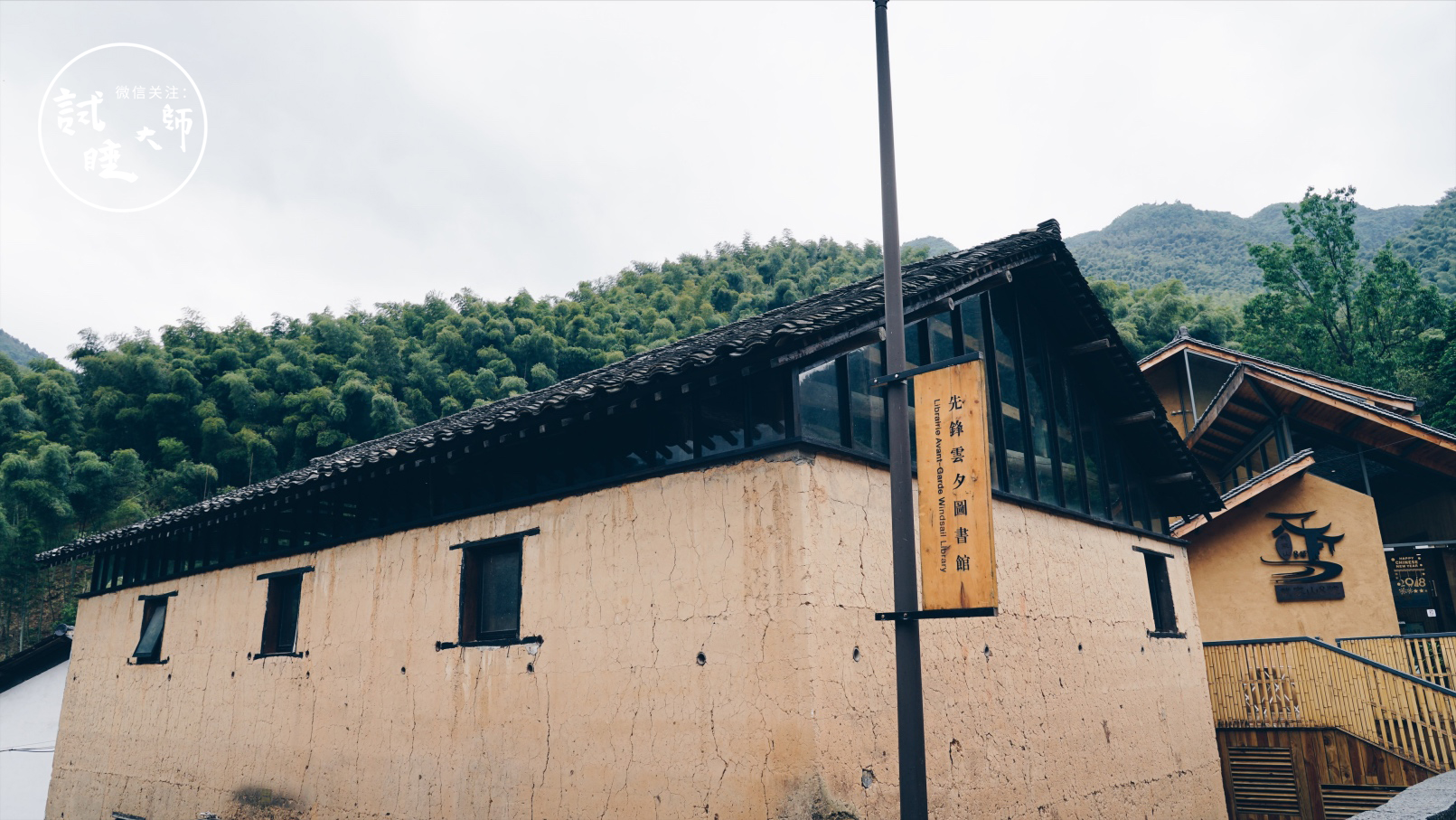 在梯田做成的无边泳池里游泳，私奔去这个隐秘山谷民宿做回野孩子