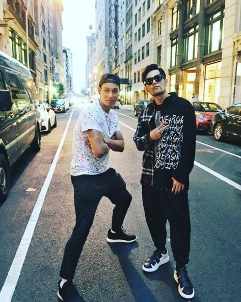 周杰伦林书豪打篮球搞笑,周杰伦和林书豪打球完整版