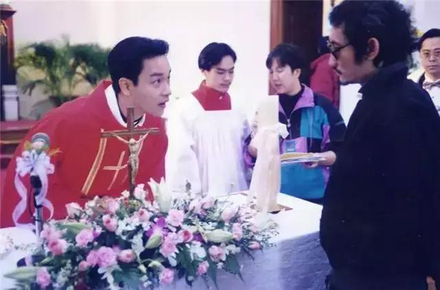 盘点香港电影的牧师们，张国荣最帅，黄霑最逗，林尚义战斗力最强