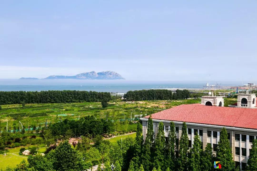 中国海洋大学鱼山校区步行到海边,青岛工程职业学院离海边有多远