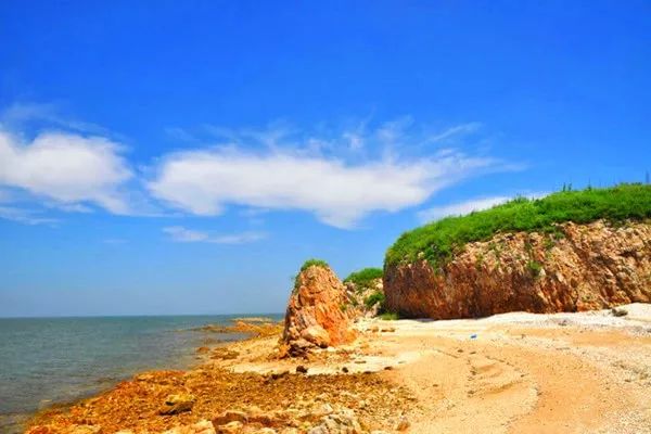 马尔代夫的蓝天绿树水清沙白,北京周边绝美海滩