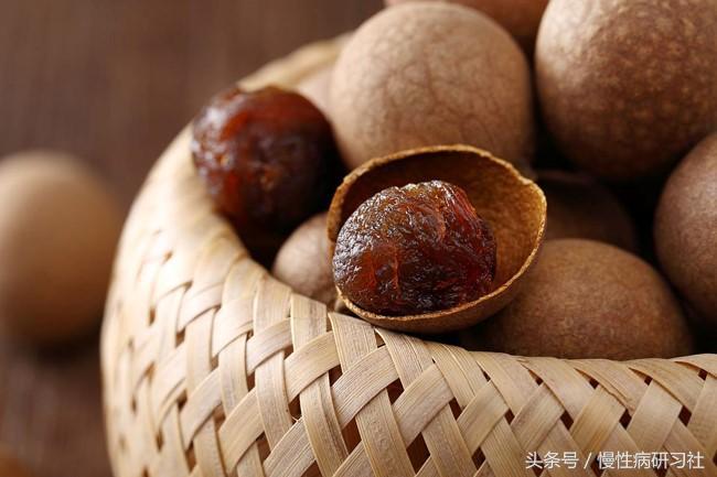 有子宫肌瘤和囊肿哪些食物不能吃,警惕这些食物吃多了容易得胃石症