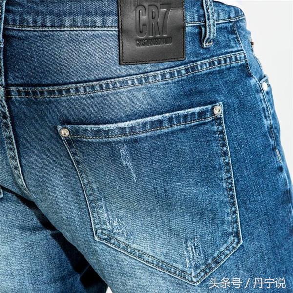 c罗的裤子是什么颜色的,c罗7号足球裤