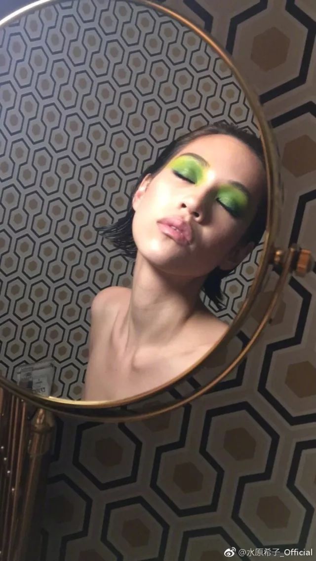 平价彩妆绿色眼影,绿色眼影怎么画好看