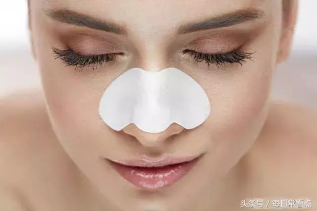 鼻子毛孔大黑头多什么办法去除,鼻子上黑头多毛孔大怎么简单去除