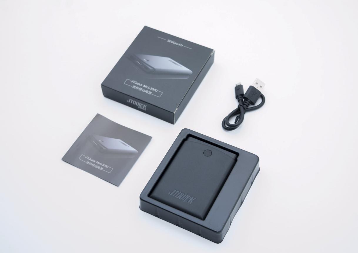 JTQUICK推超薄快充移动电源：尺寸间腾挪出澎湃容量