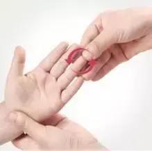 宝宝湿疹和痱子可不一样,这个方法学会了,对付湿疹最好了!