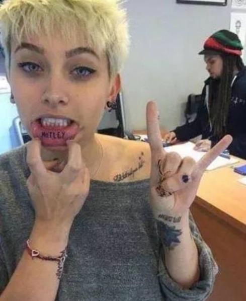 迈克尔杰克逊第二任妻子近况,迈克尔杰克逊二婚为何离婚