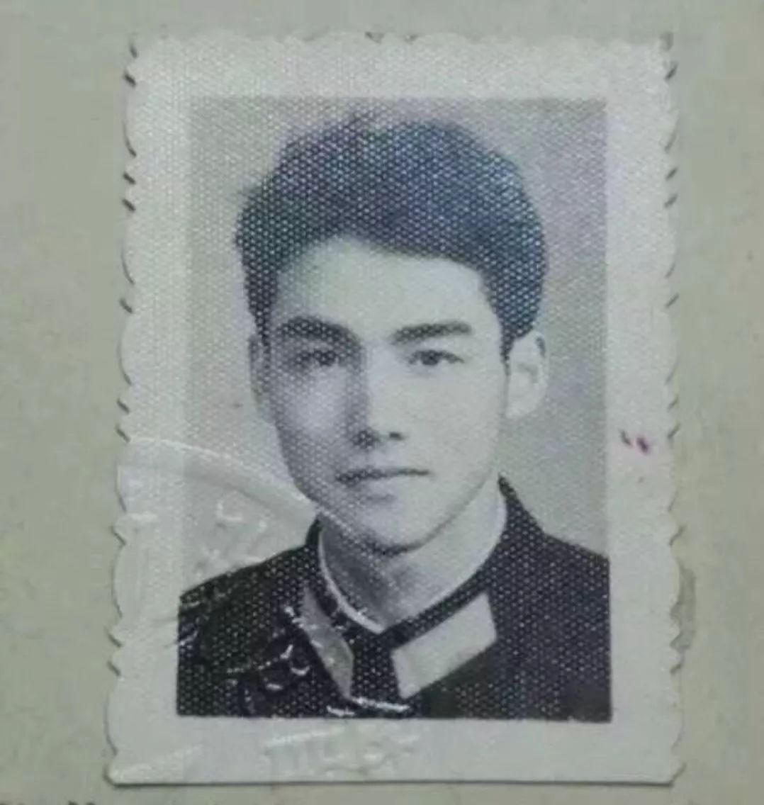 20年前的父母和现在父母的对比,20年前的爸妈照片