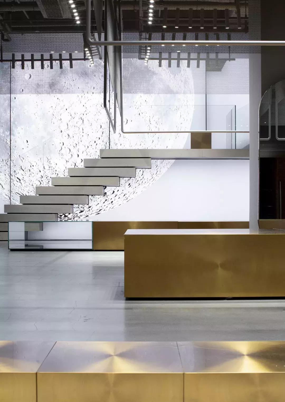 新作首发｜墟之峡谷.上海UR旗舰店！