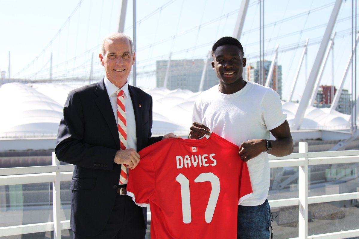 他出身加纳贫民窟，入籍加拿大2小时即进入国家队，下一站拜仁！