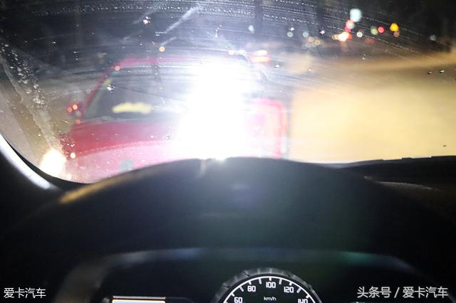 反击远光狗解气名场面,远光狗用什么灯反击