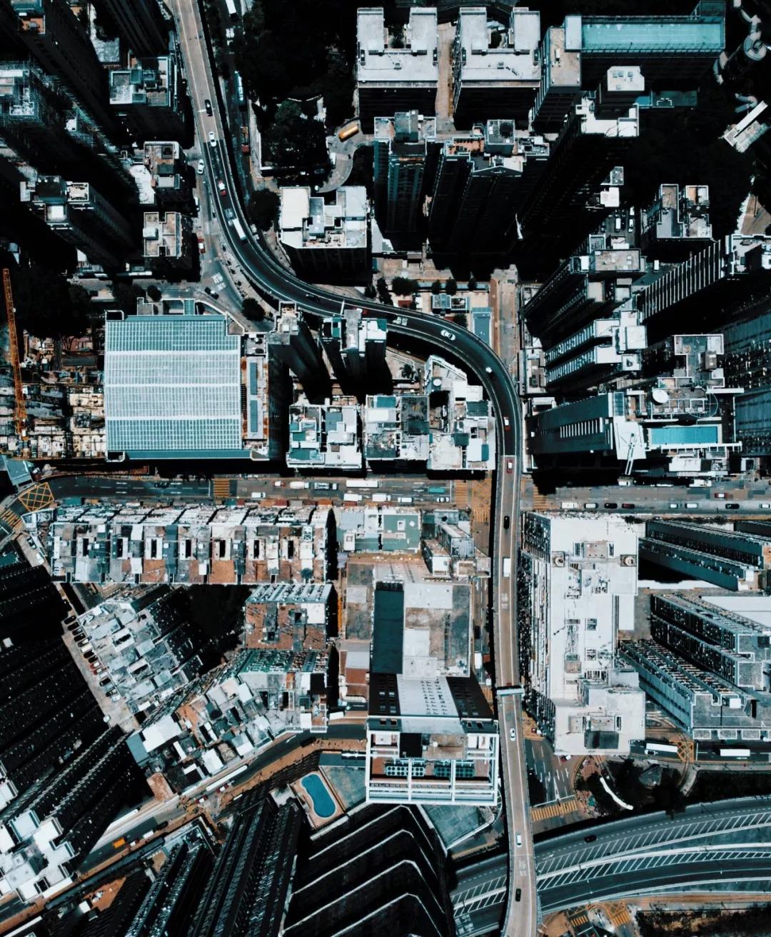 30张照片，看见繁华和代购以外的香港……