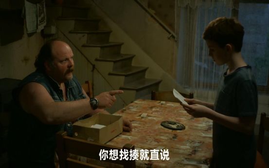 受不了原生家庭的疼，他选择杀死自己来获得重生