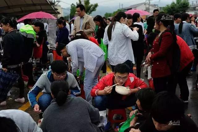 直击高考工厂毛坦厂,毛坦厂亚洲最大高考工厂