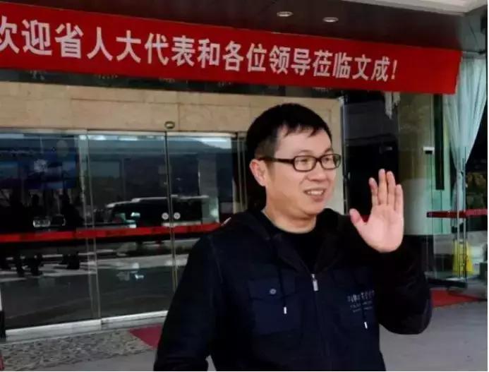 校服乔治白,校服供应商乔治白