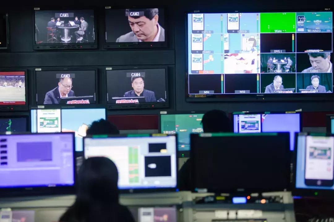 每晚6点，一百万上海男人都在干同一件事丨现在上海